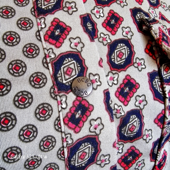 LAST CHANCE!!!   BCBGMAXAZRIA shirt, size small - Picture 5 of 6